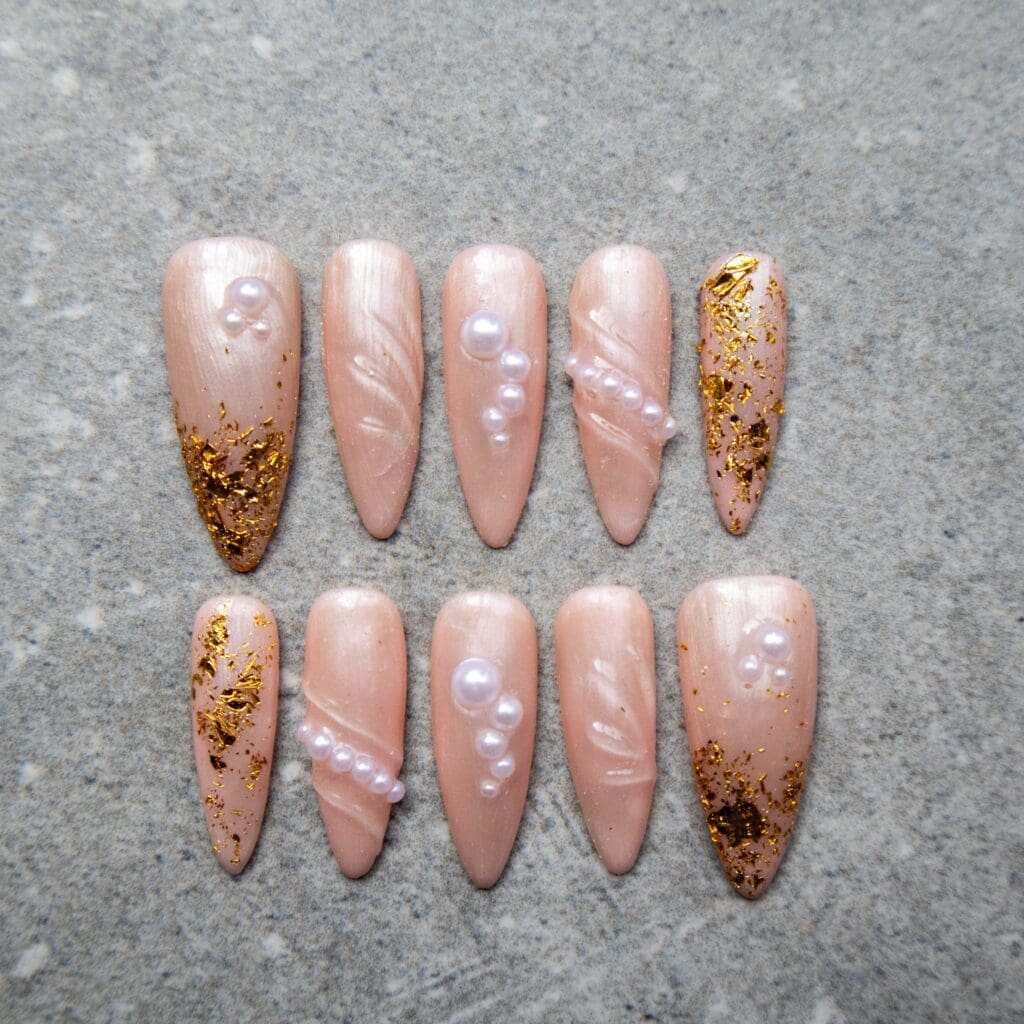 Set Isis â rose nude et feuilles d'or
